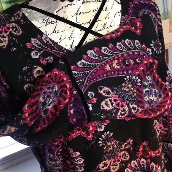 NorthStyle long sleeve v neck crisscross detail floral sweater dress - Picture 3 of 7